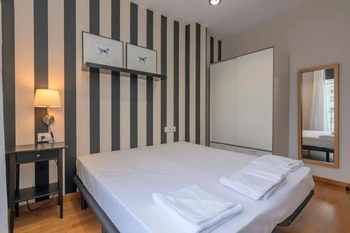 Modern And Bright Apartment In Eixample 5-1 Barcelona